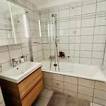 Renovated Flat In Center Of The Village *