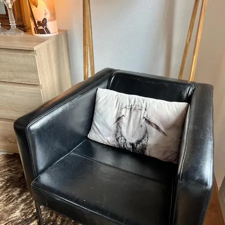 Renovated Flat In Center Of The Village * サース フェー